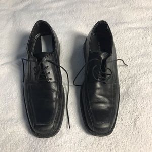 Men’s Black Bostonian Dress Shoes